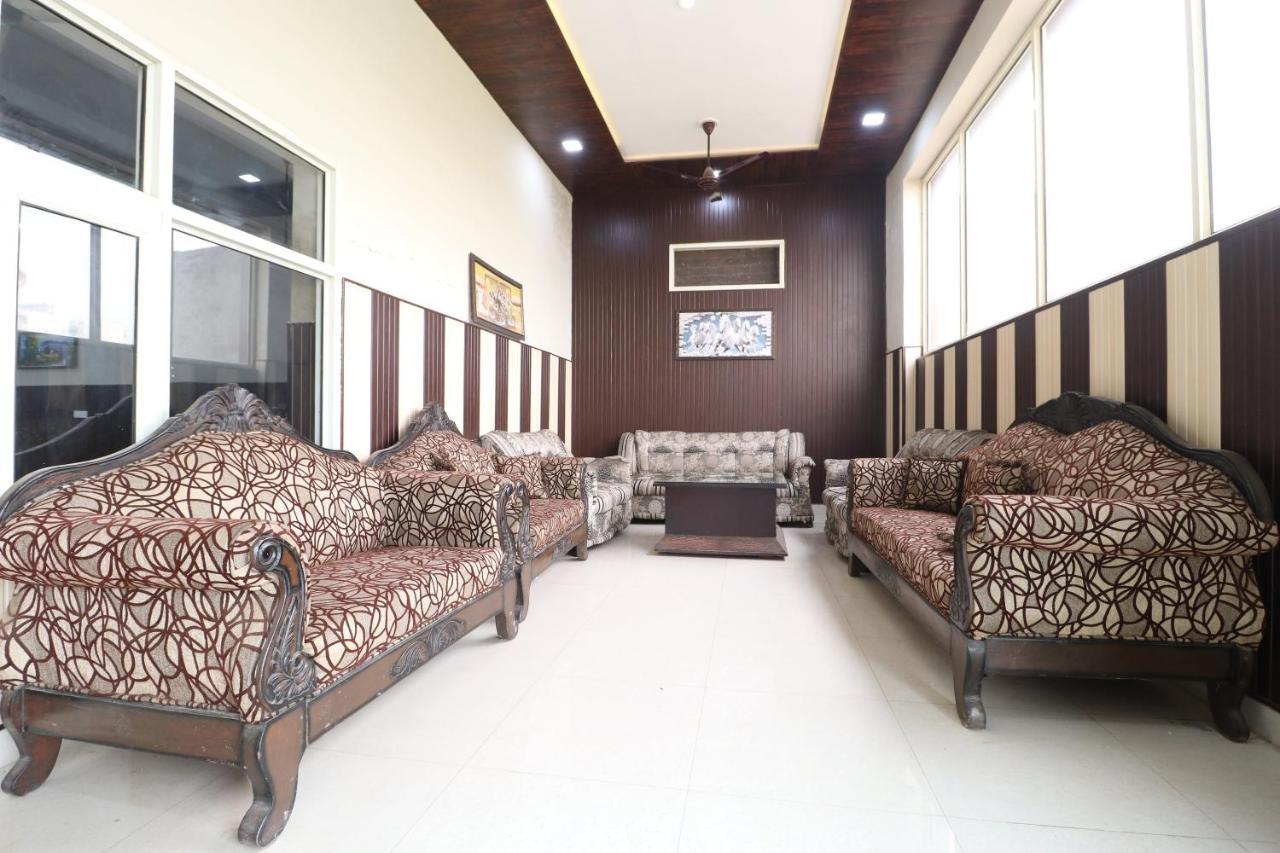 Oyo 28338 New Life Hotel Banur Kültér fotó
